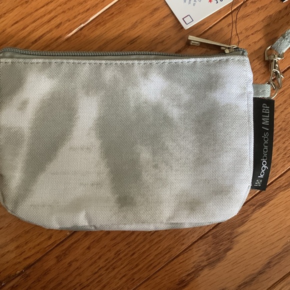 Pittsburgh Pirates tie-dye “P” Wristlet BNWT - Picture 3 of 3